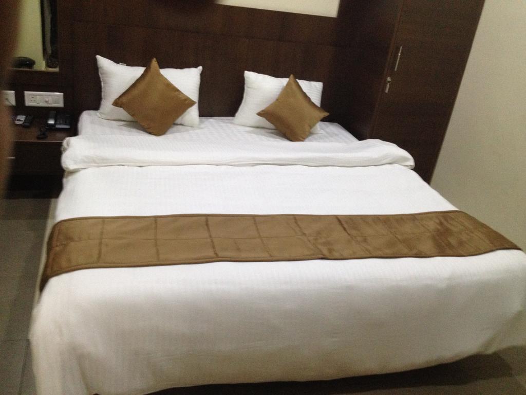 Hotel Udayam Towers Chennai Ruang foto