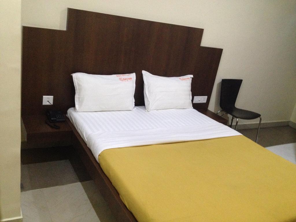 Hotel Udayam Towers Chennai Ruang foto